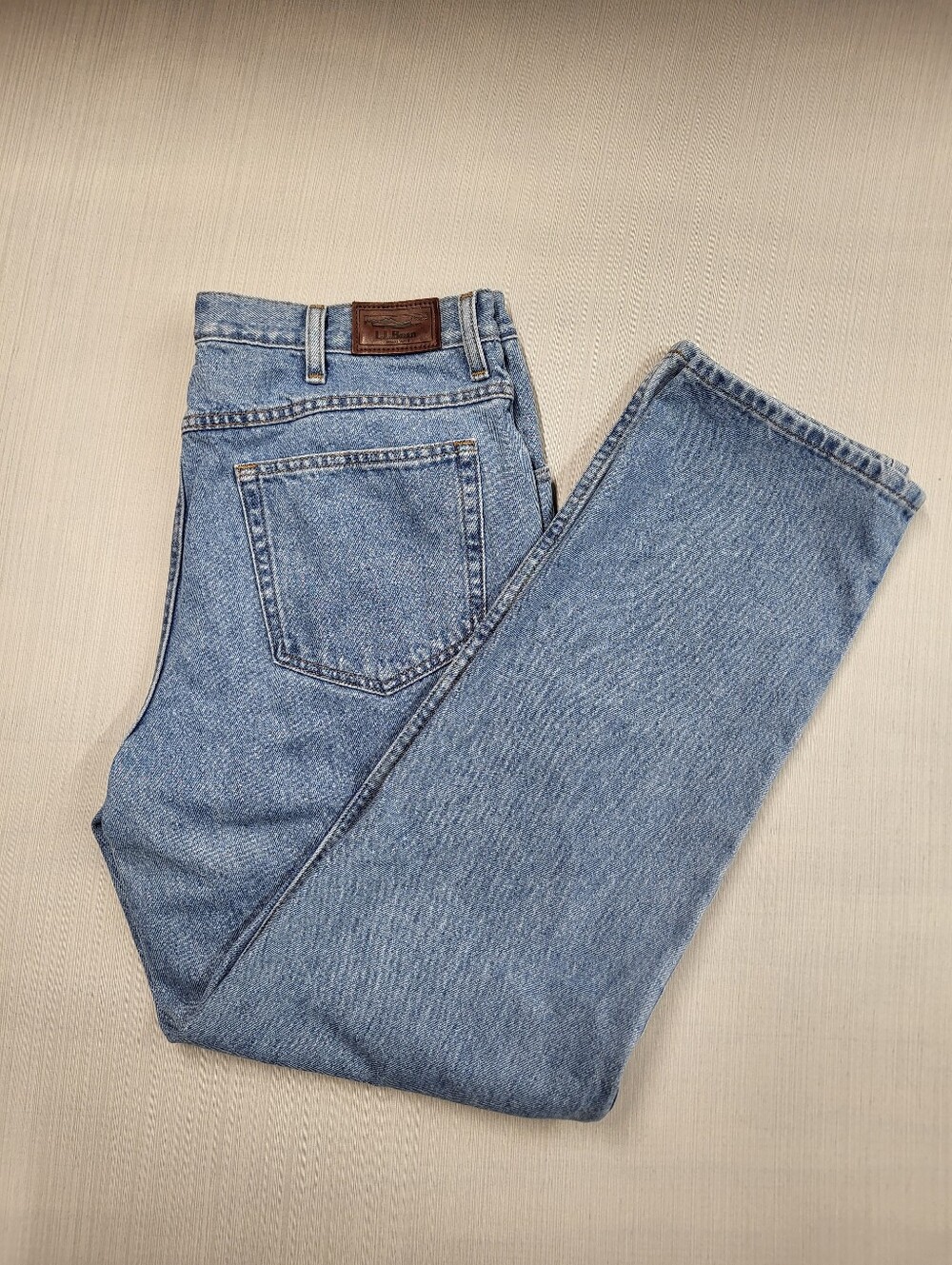 LL Bean Class Fits Jeans Mens 37x32 Blue Denim Light Wash Jeans 5 Pockets